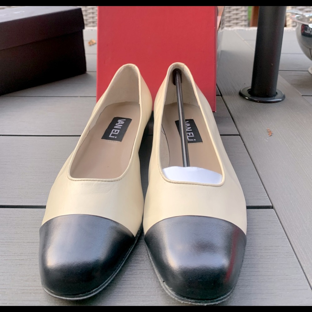 VANELI Women’s bone/blk-8W NWT